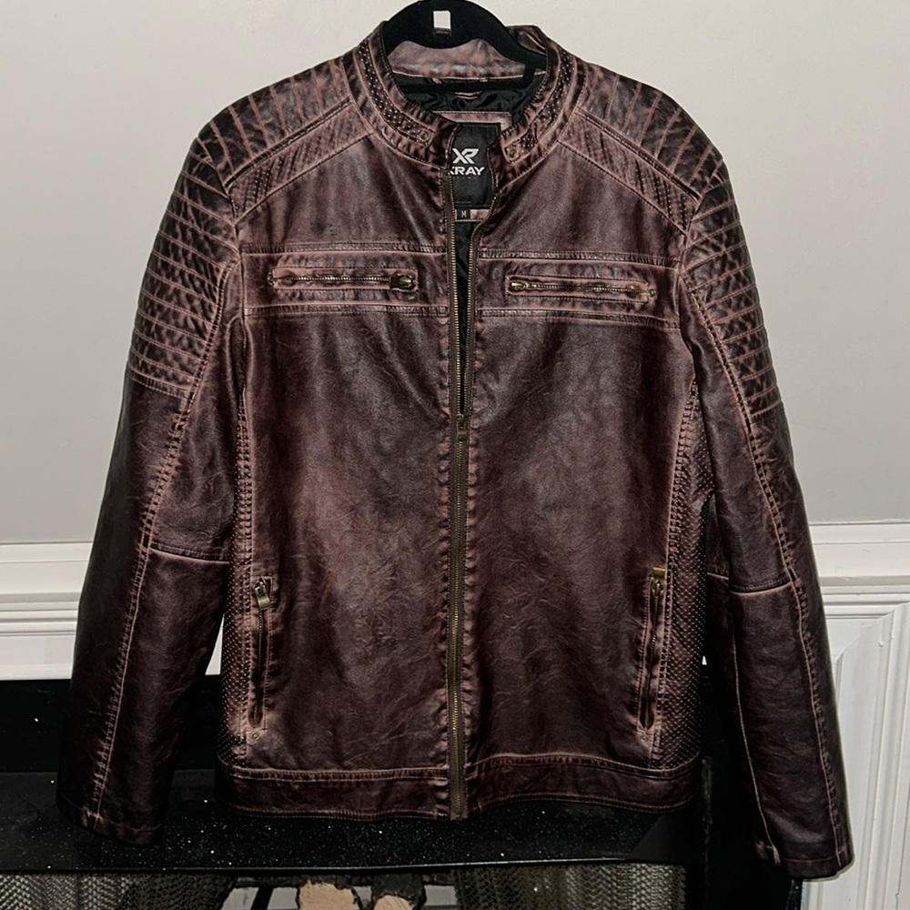 Men’s Leather Jacket brown, great condition. Super soft. Zipper pockets